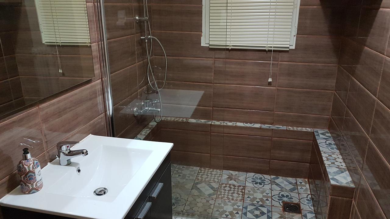 Menta Errathens Apartment - Athens Center, 5 Bd, 2 Bath Dış mekan fotoğraf